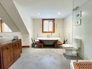 Photo 8- click for photo gallery